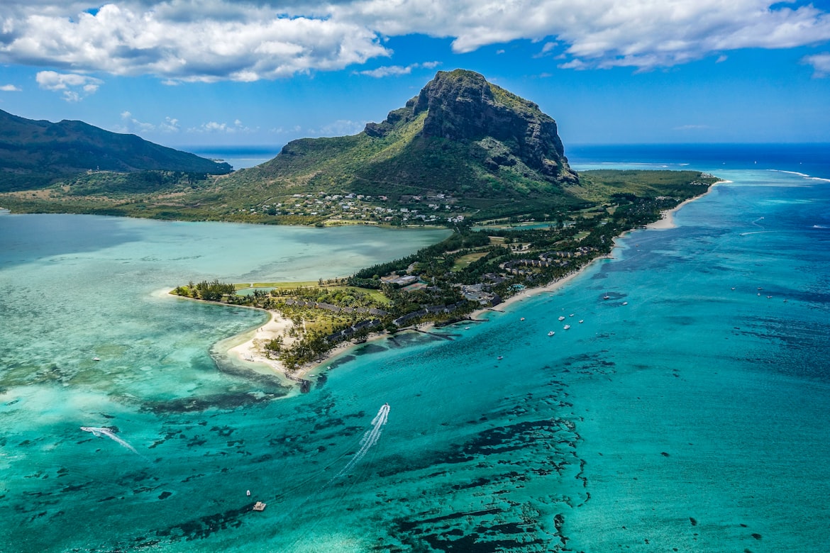 Vue sur le front de mer et les bâtiments colorés de Port-Louis, capitale de l'île Maurice